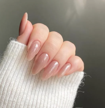 Maria, Haare & Nägel